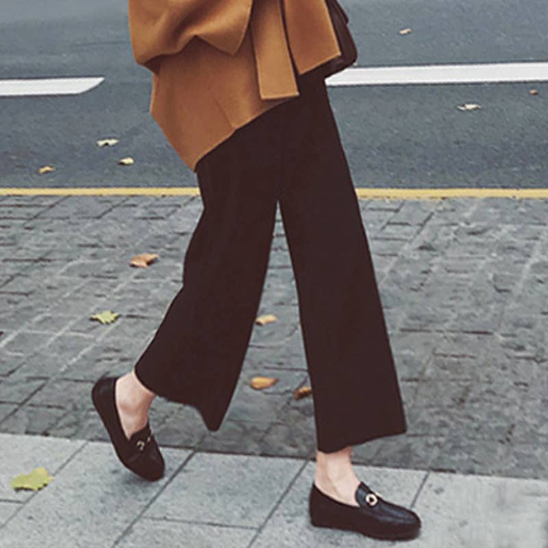 HIGH-WAISTED, LOOSE NINE-POINT STRAIGHT-LEG PANTS