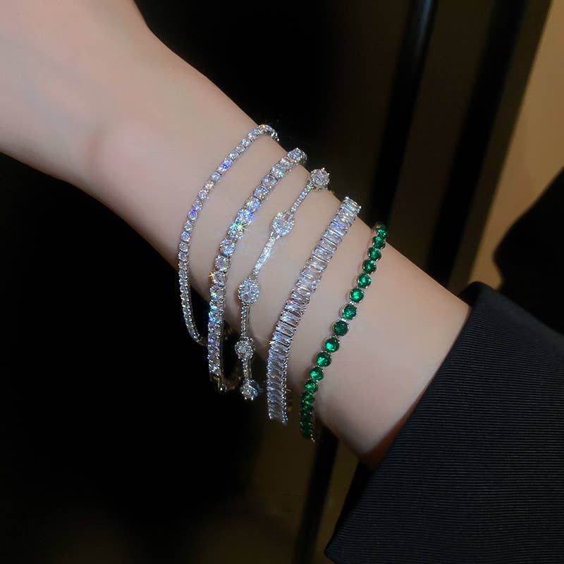 Luxurious heart-shaped zircon bracelet