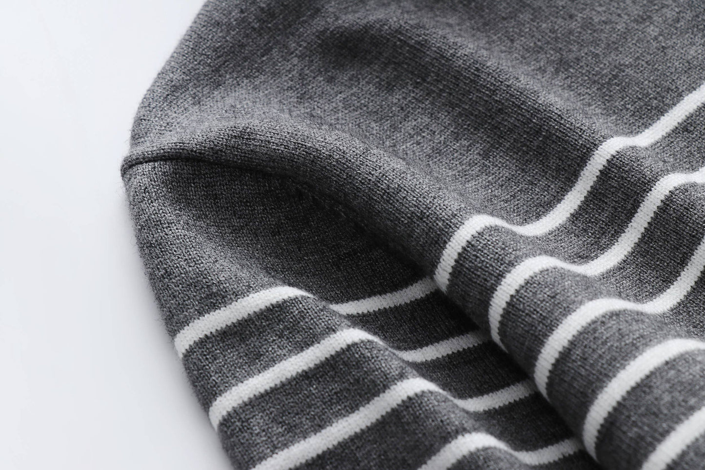 TURTLENECK STRIPED PULLOVER SWEATER