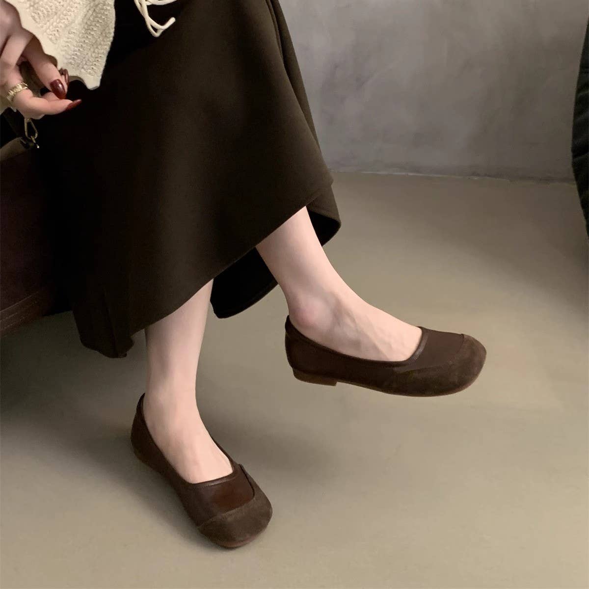 Retro Round Toe Slip-On Loafers for Women_CWSHF0113