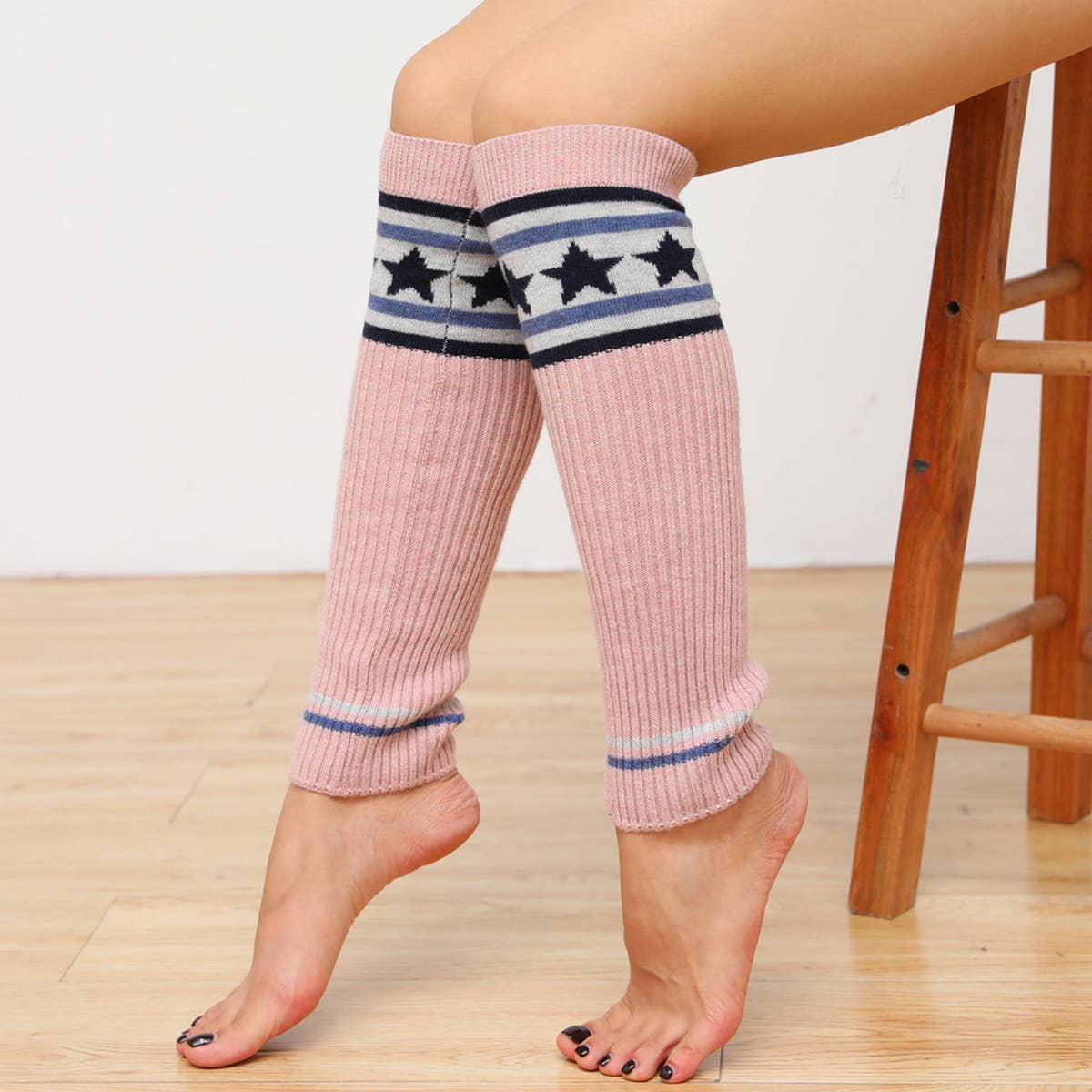 WOMEN'S COLOR MATCHING SOCKS