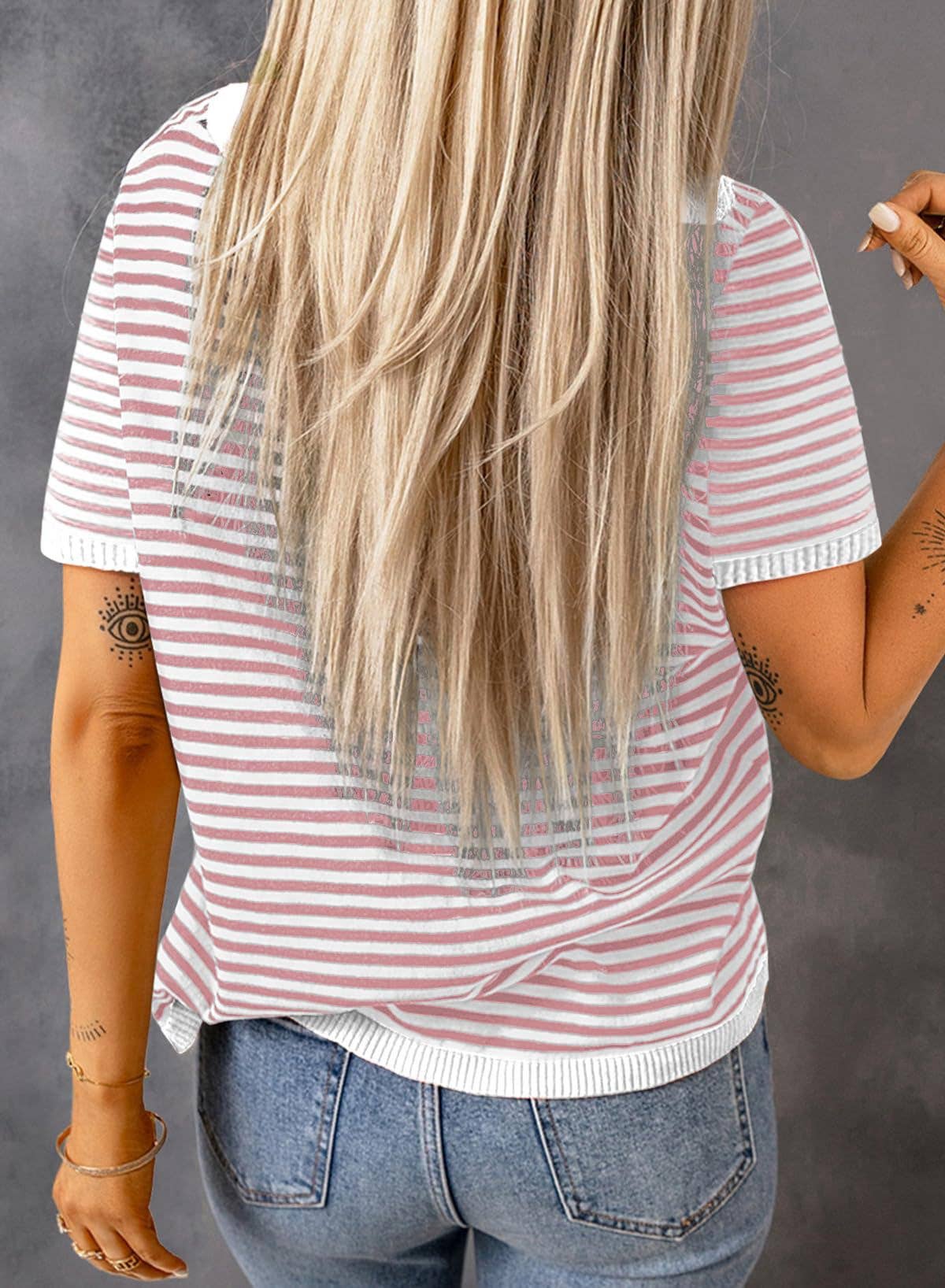 Round-neck striped blocking knitted sweater