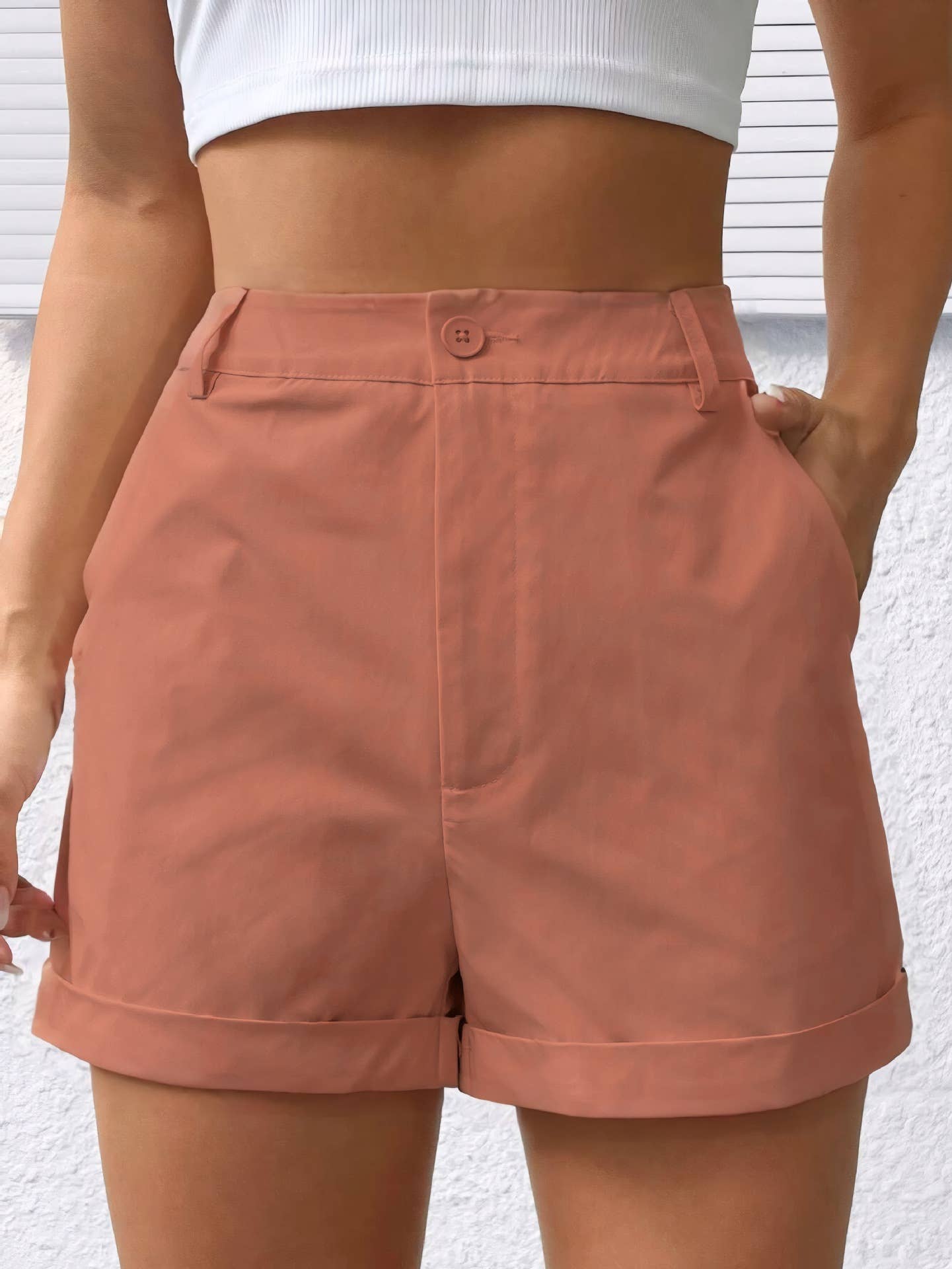 Casual, loose, simple and solid-colored shorts