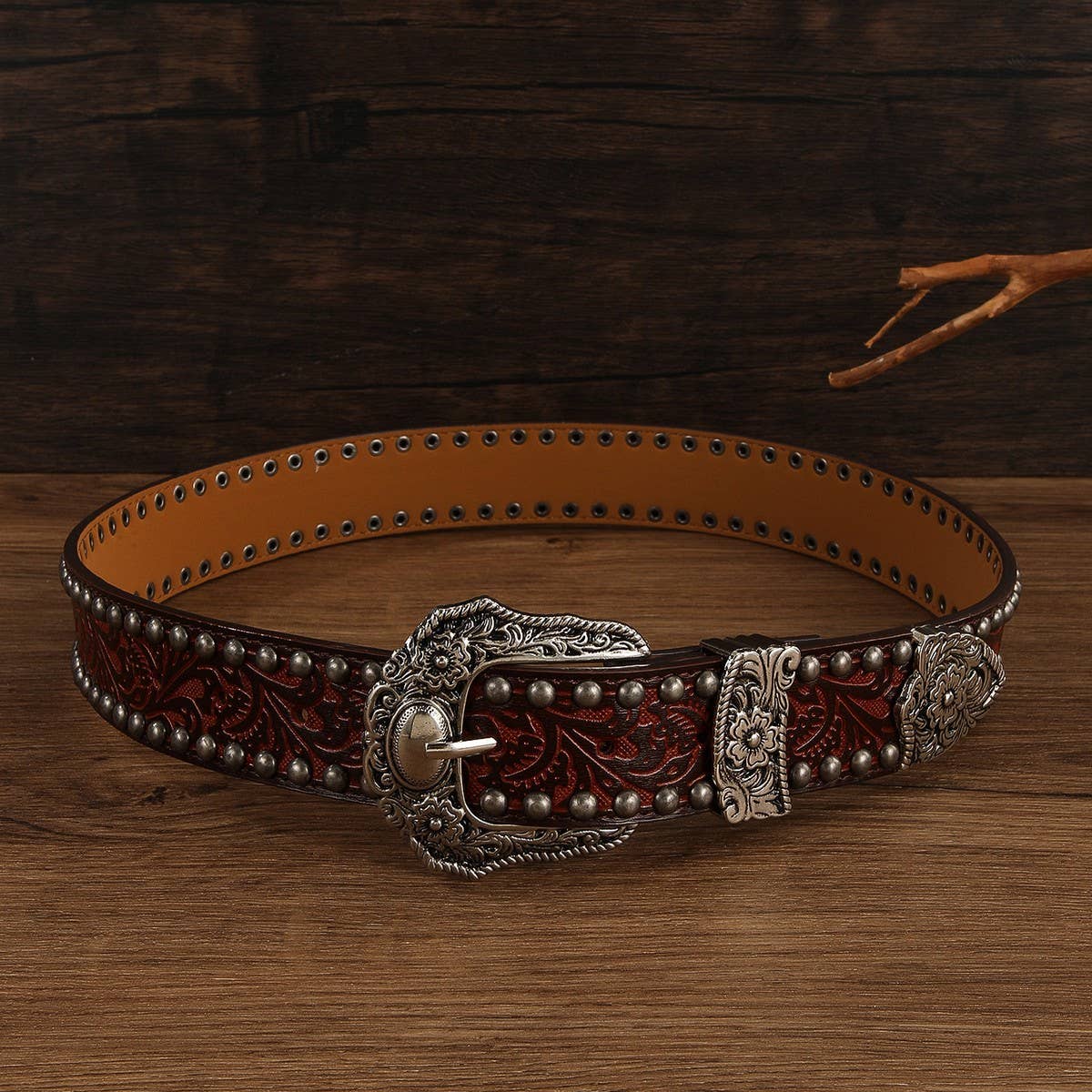 VINTAGE DISTRESSED RIVET EMBOSSED BELT
