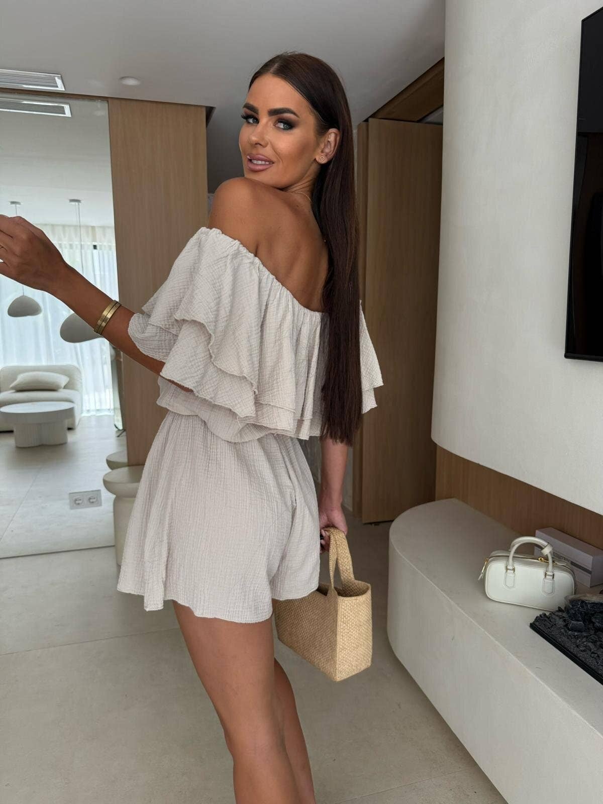 Solid color ruffled one-shoulder short jumpsuit