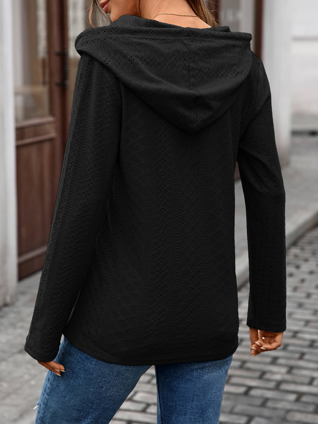 Solid-color hooded long-sleeved sweatshirt