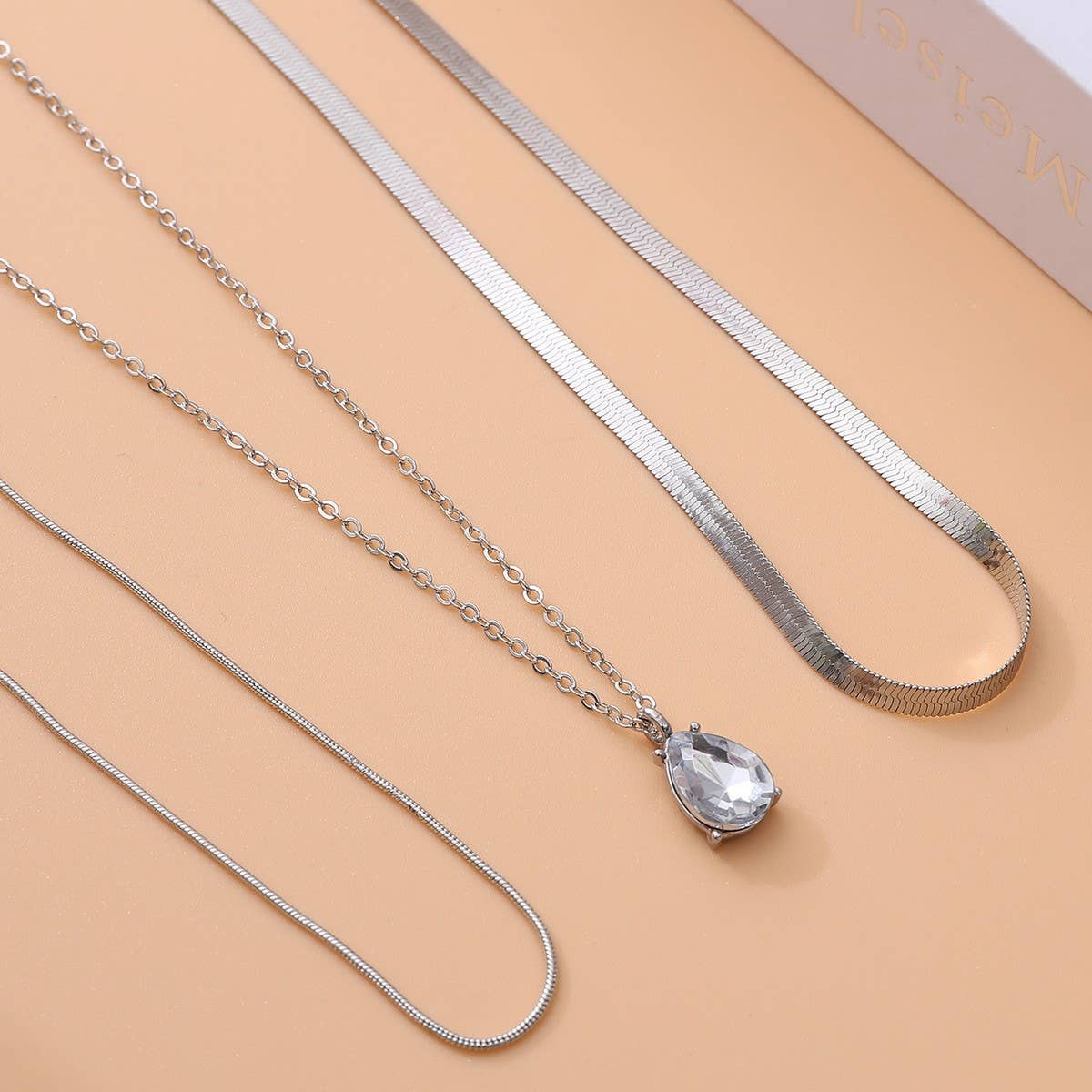 COOL STYLE STACKED TEMPERAMENT SIMPLE NECKLACE