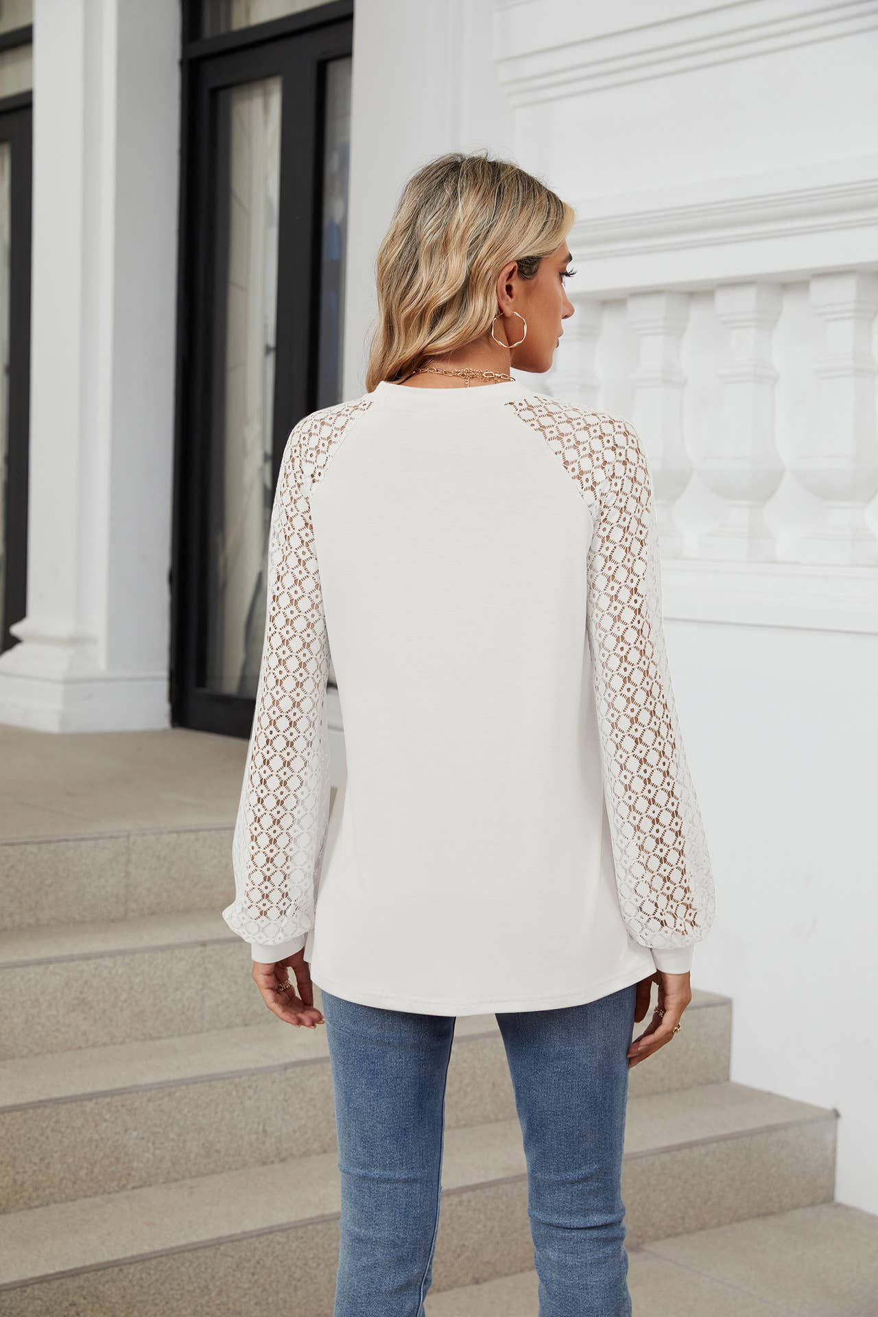 Round-neck solid-color lace long-sleeved T-shirt