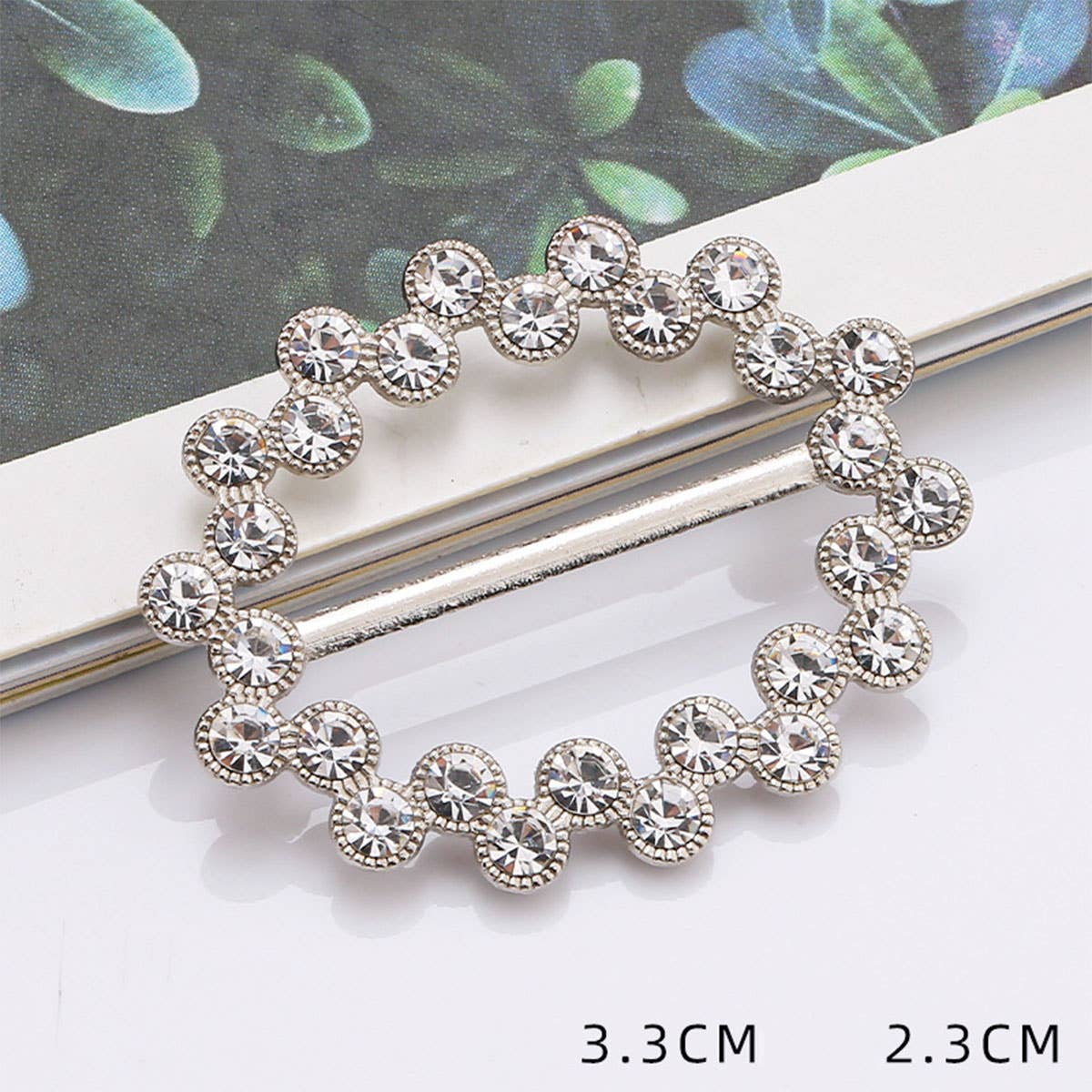 OVAL DIAMOND BORDER SCARF RING WITH NO UPKEEP_CWMM2127