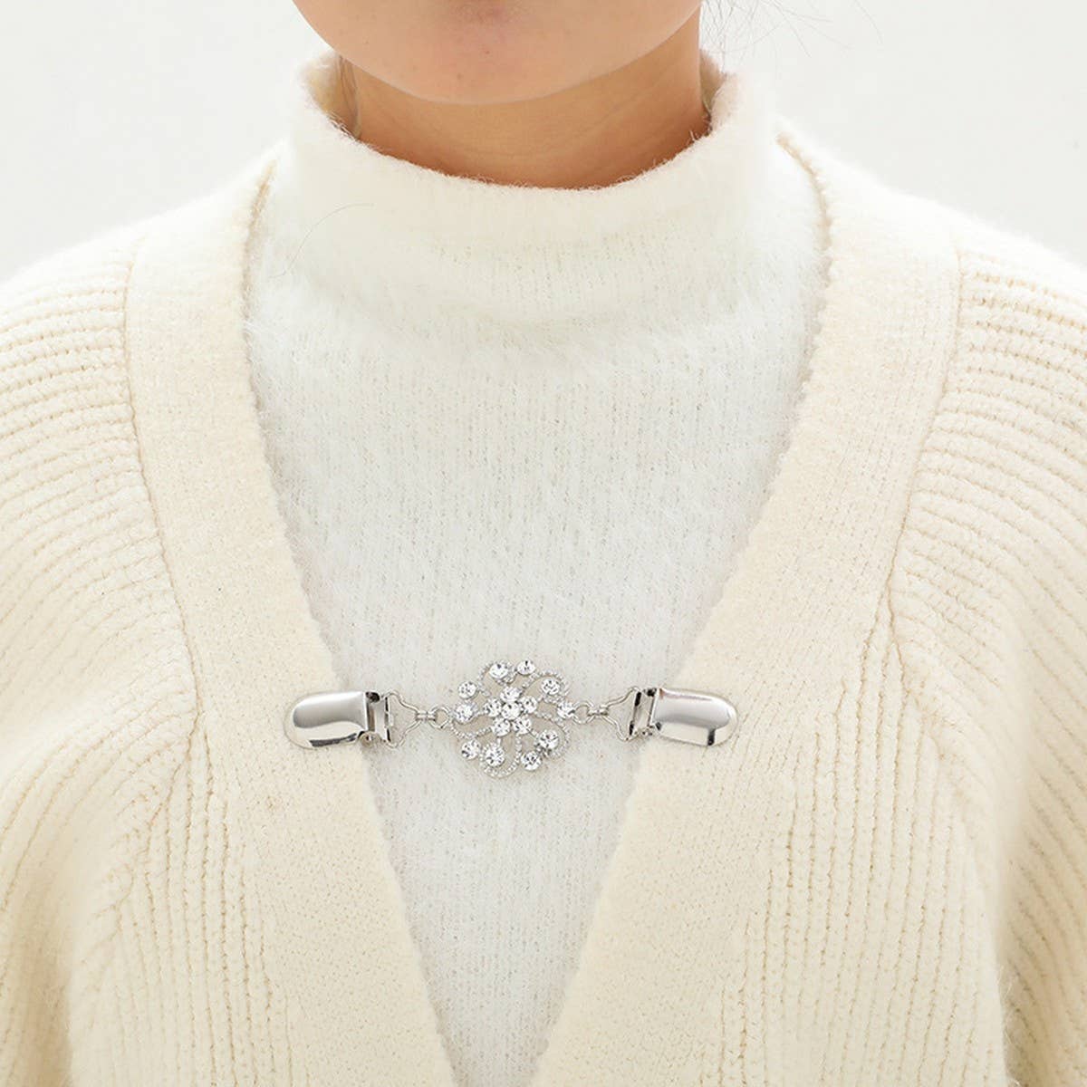 NEW WEDDING PLATINUM DIAMOND SHAWL CLIP_CWMM2200