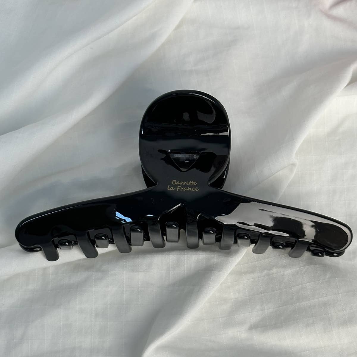 LARGE LINE SHARK HAIR CLIP_CWAHA0861