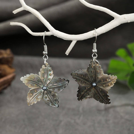 NATURAL BLACK SHELL STARFISH CARVING EARRINGS