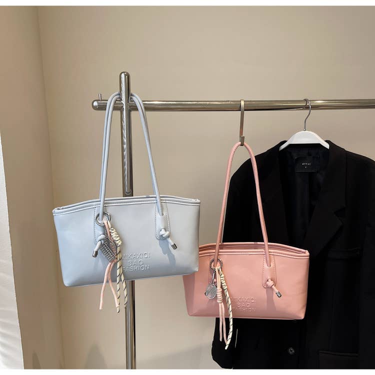 Fashionable versatile and simple underarm bag