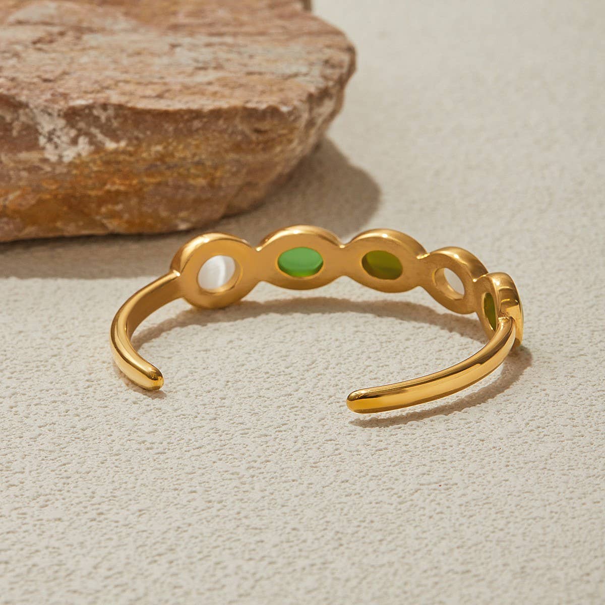 Luxury 18K Gold Green & White Cat's Eye Cuff