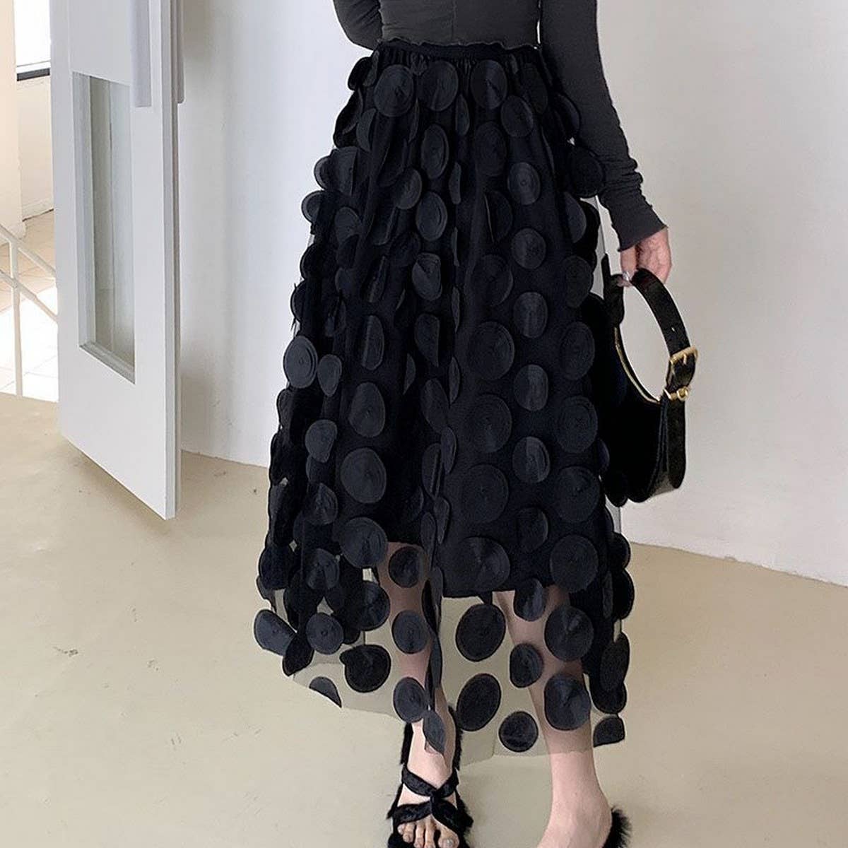 THREE-DIMENSIONAL FLORAL TULLE MESH SKIRT