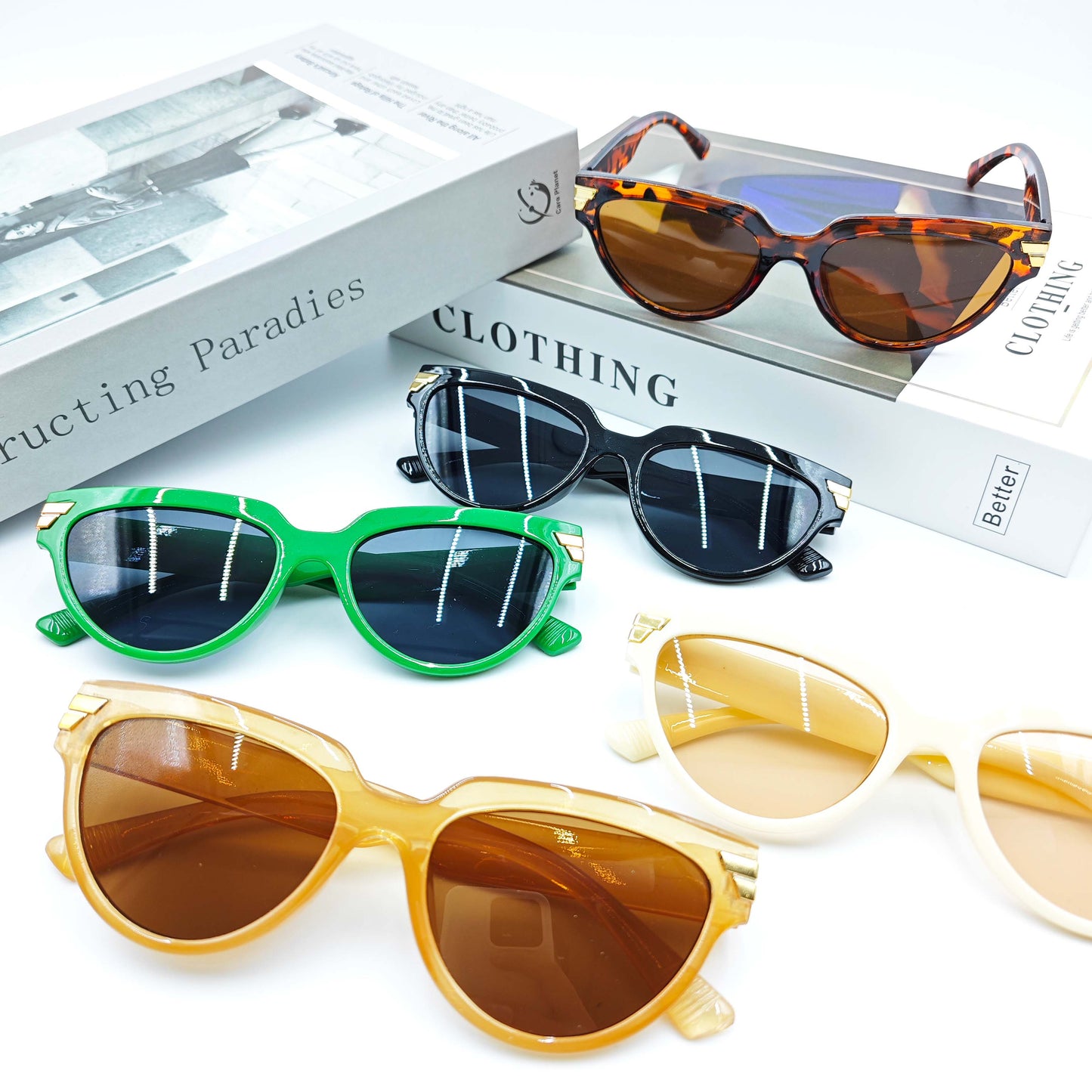 TRAVEL RETRO SUNGLASSES