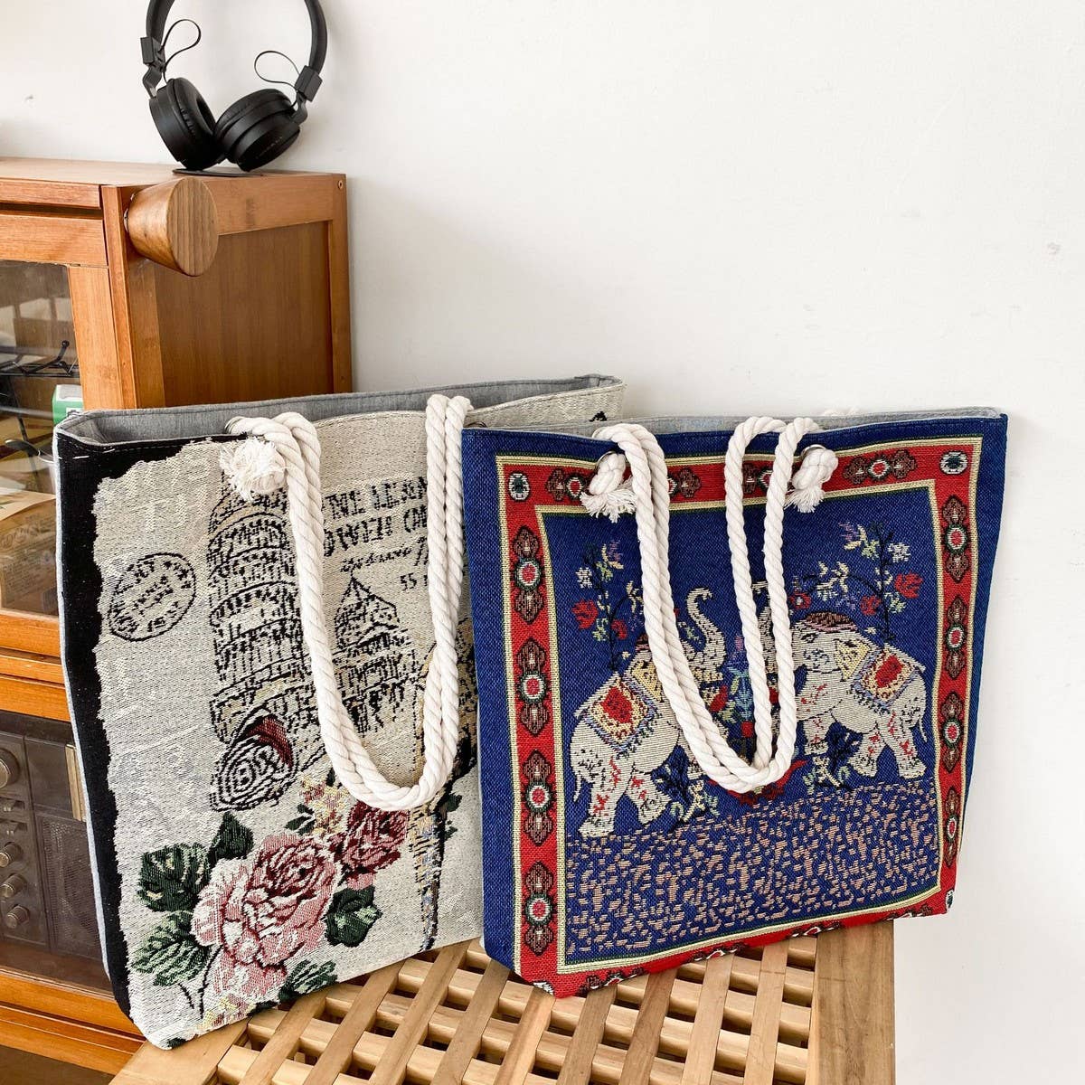 VINTAGE ANIMAL EMBROIDERED CANVAS TOTE BAG_CWAB1679