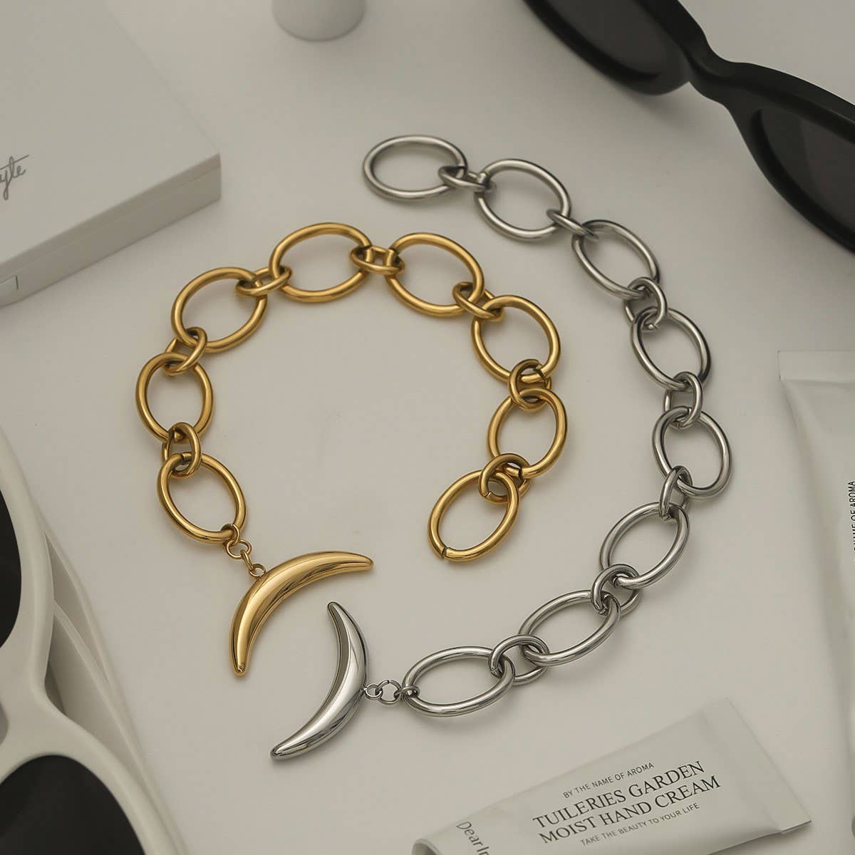 Smooth Moon OT Clasp Bracelet, 18K Gold Steel_CWAJE4757