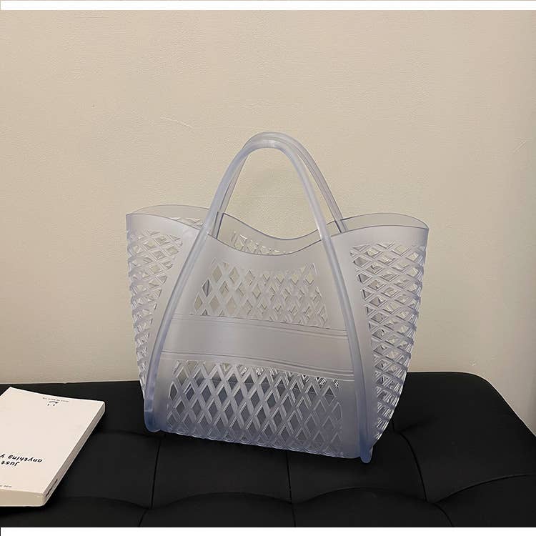 Large-capacity hand-held vegetable basket