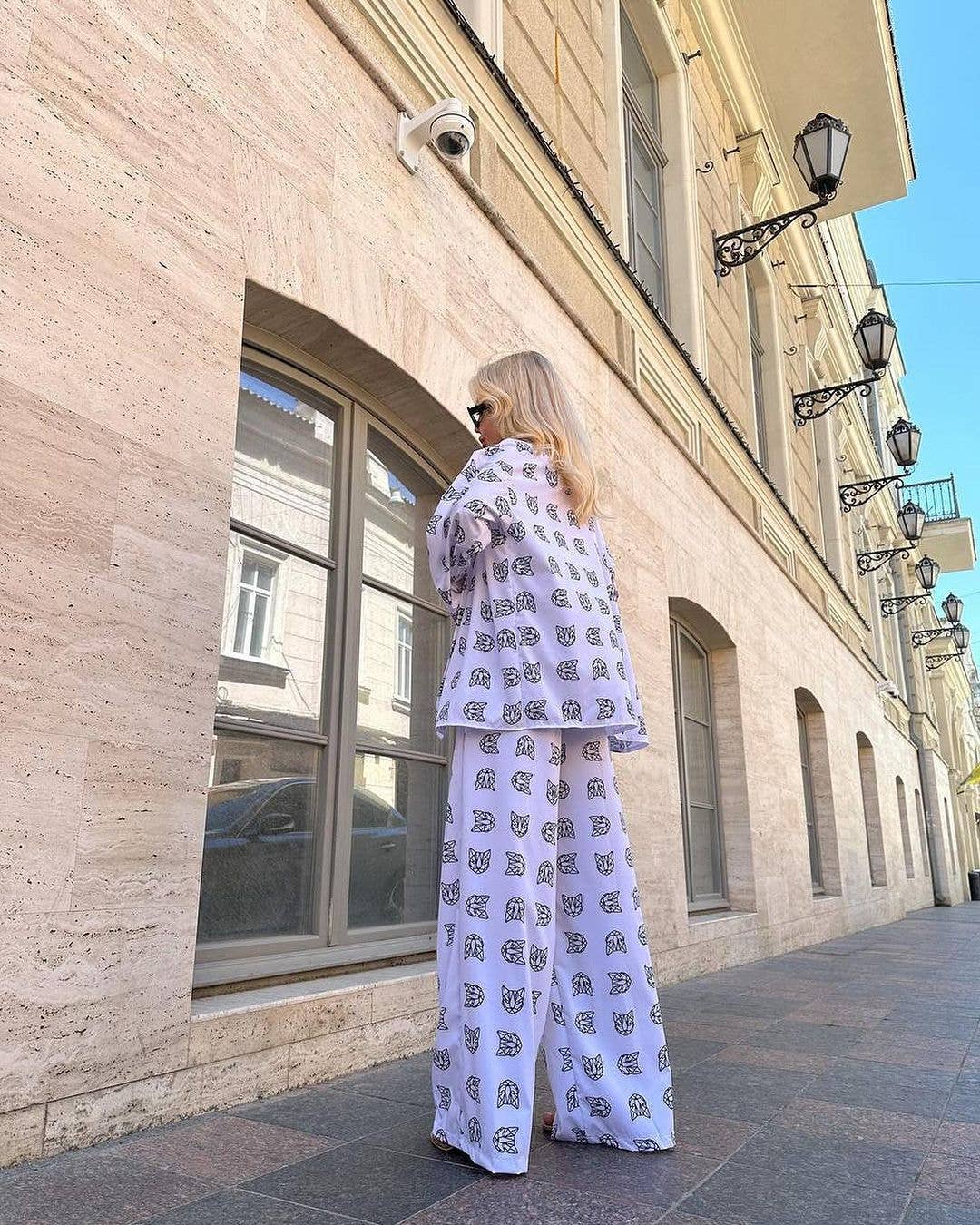 PRINTED LONG-SLEEVED TOP HIGH-WAISTED PANT SUIT