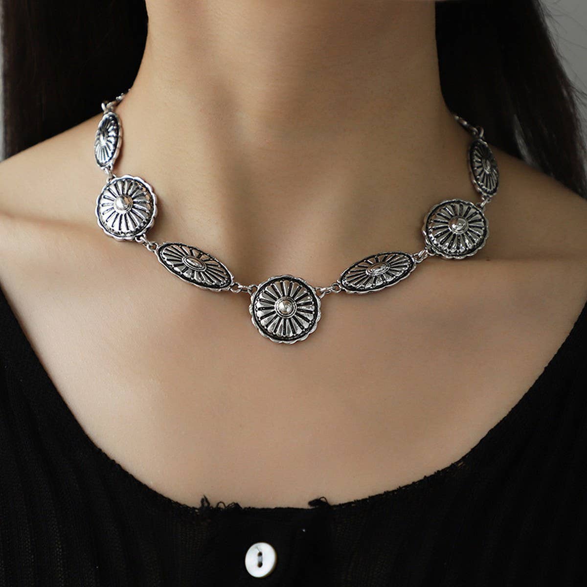 WOMEN'S HIGH-END FASHION EARRINGS AND NECKLACE SET