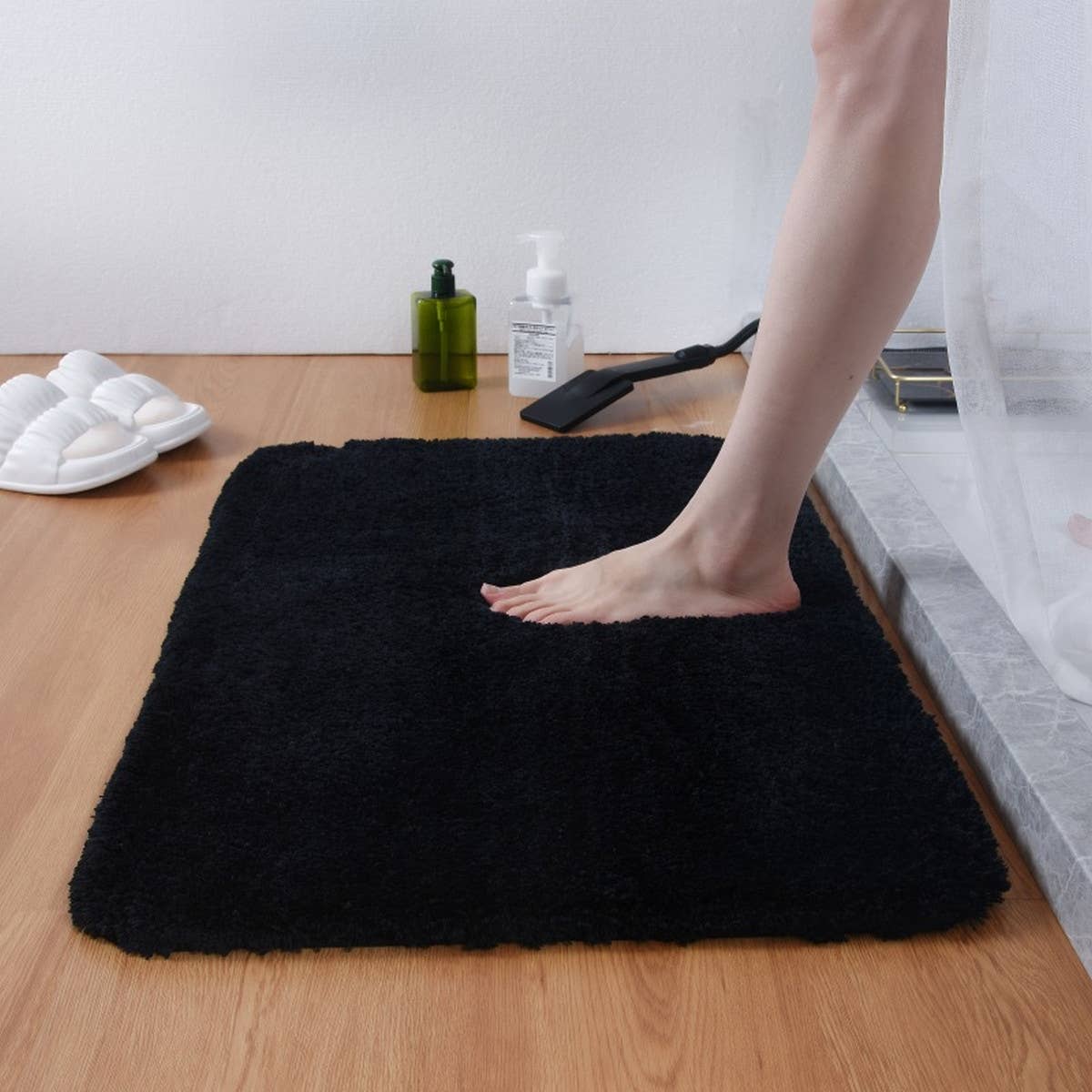 WATER-ABSORBENT NON-SLIP THICK BATHROOM MAT