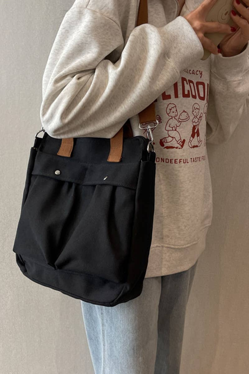 WRINKLED POCKET LARGE CANVAS MESSENGER BAG_CUAB0100