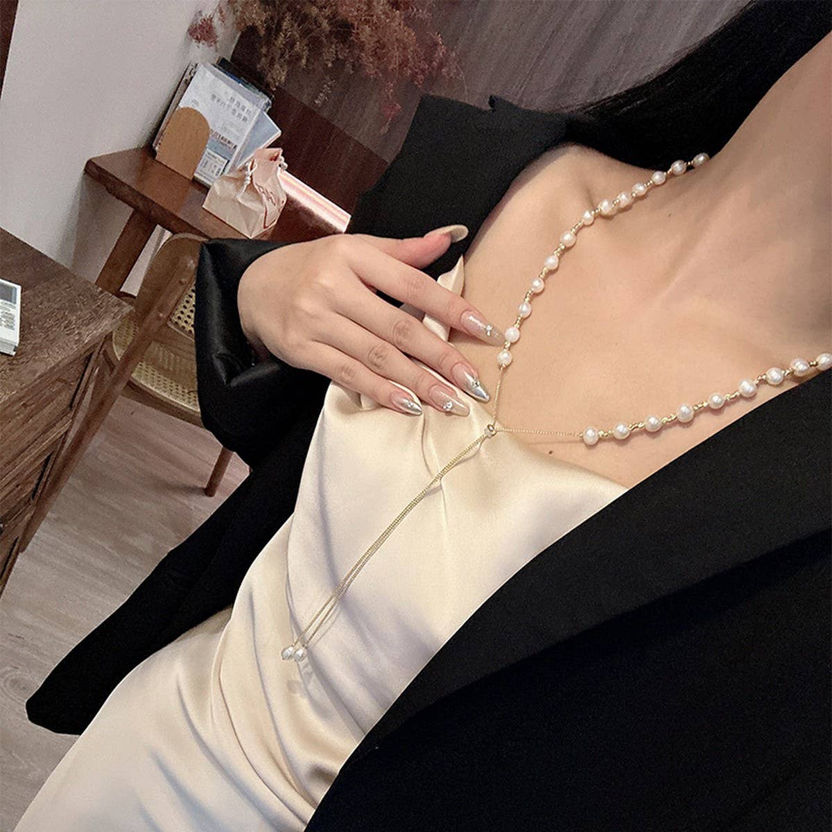 HIGH-END ALL-MATCH PEARL SWEATER NECKLACE