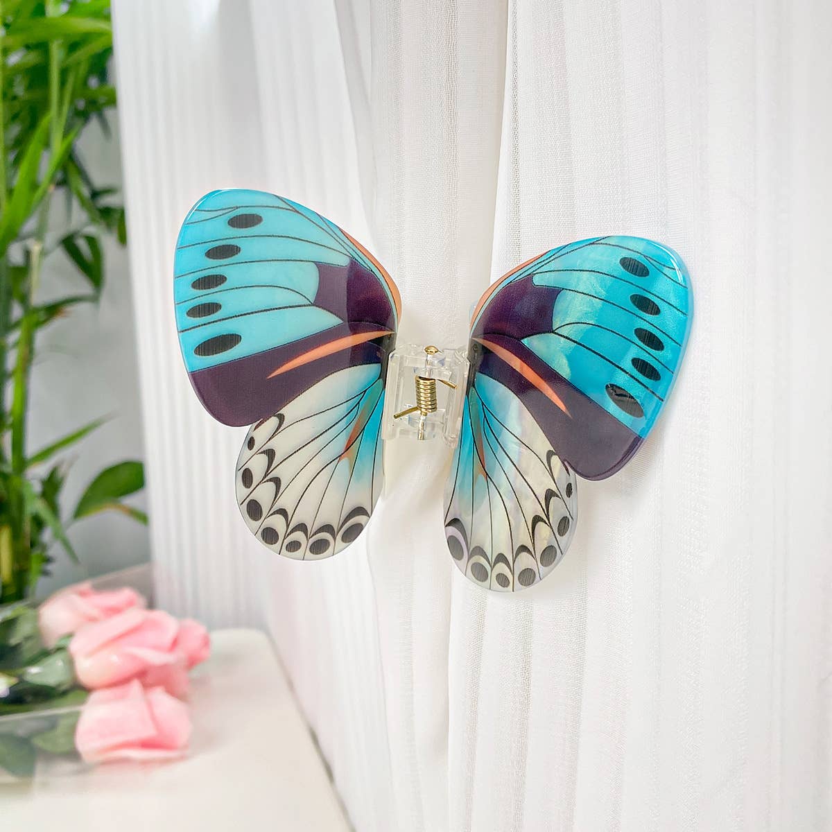Hairpins with the simulated butterfly temperament
