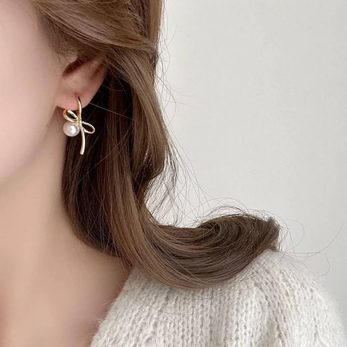 SIMPLE AND HIGH-END PEARL PENDANT BOW EARRINGS