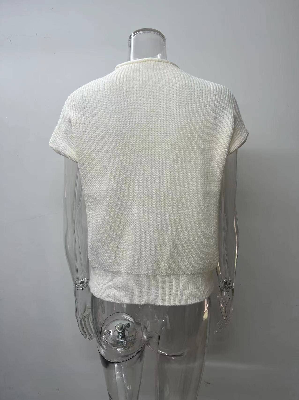 Solid-color twisted high-necked vest