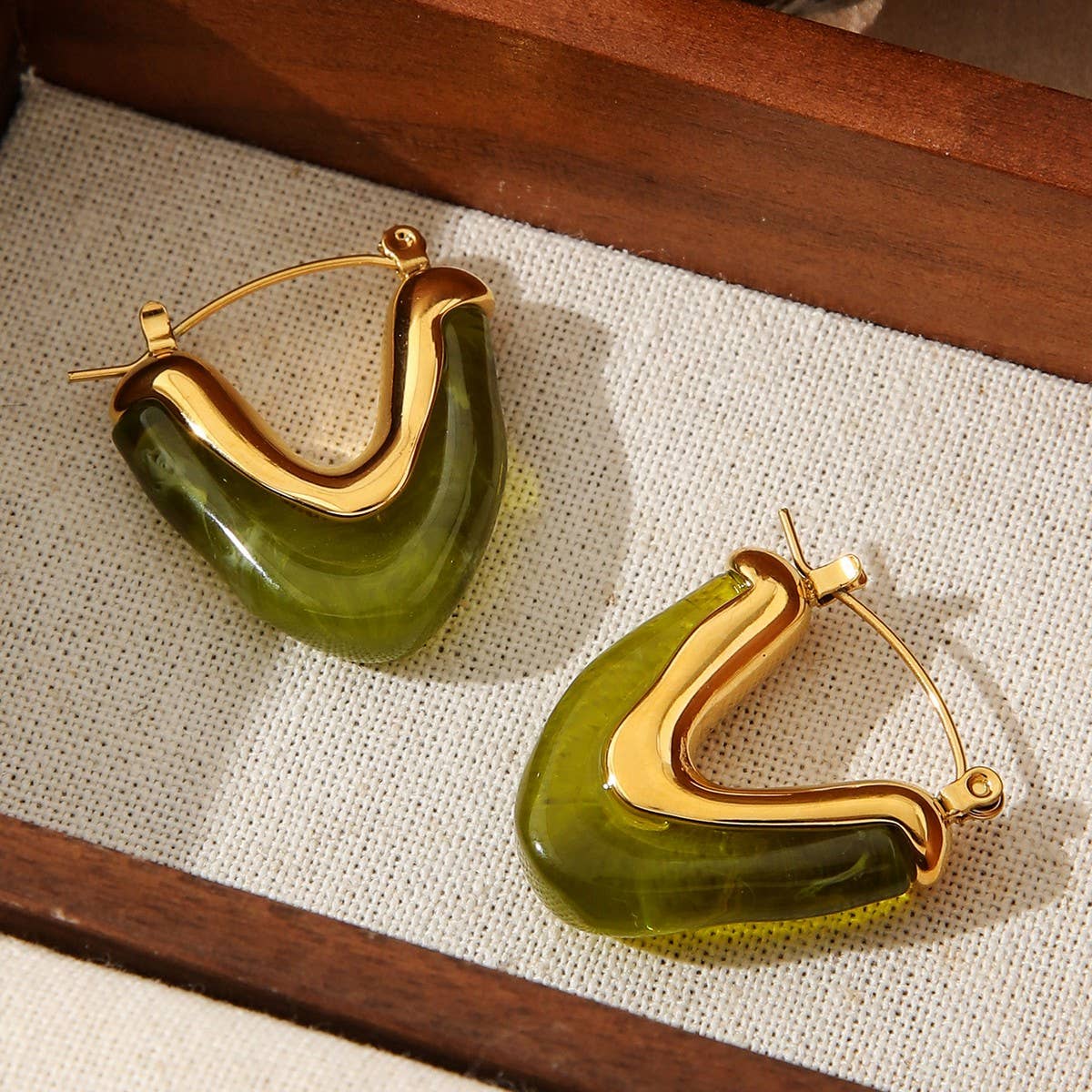 TRIANGLE GEOMETRIC STAINLESS STEEL 18KGOLD EARRINGS