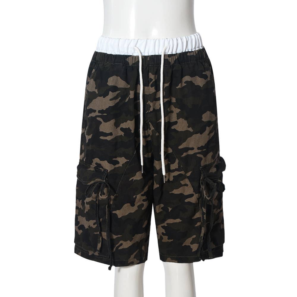 Color-blocking multi-pocket camouflage shorts