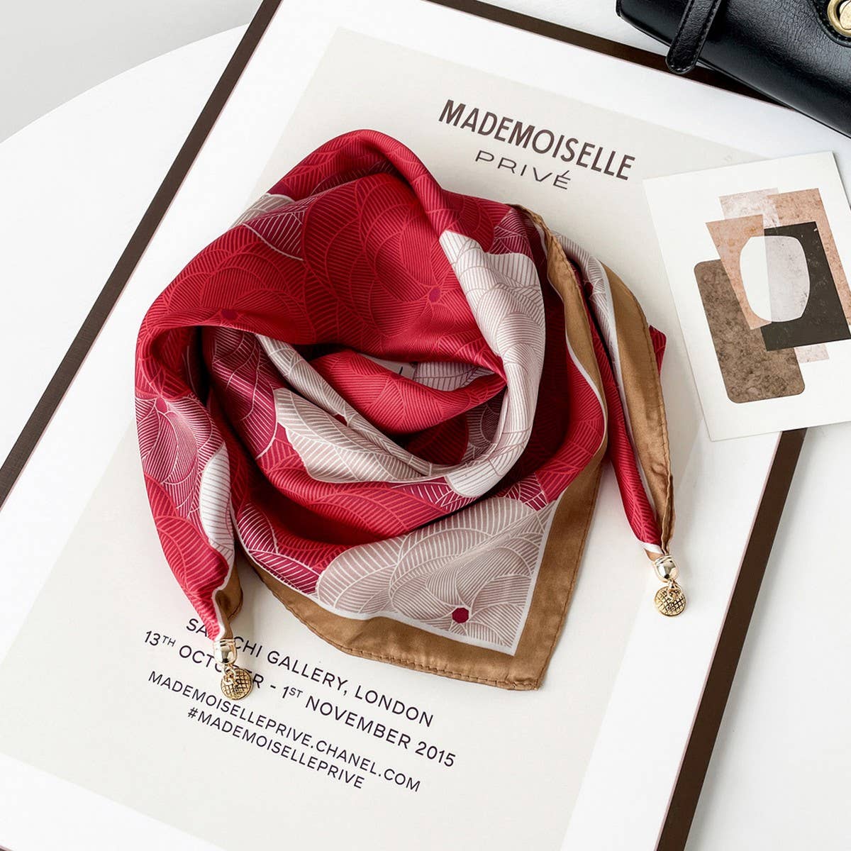 Magnetic Print Triangle Scarf for  Spring Style