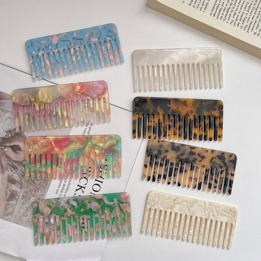 SIMPLE AND EXQUISITE PORTABLE COMB