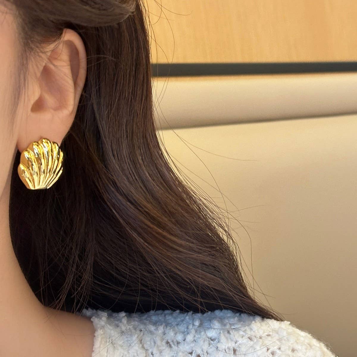 TEMPERAMENT LIGHT LUXURY METAL SHELL EARRINGS