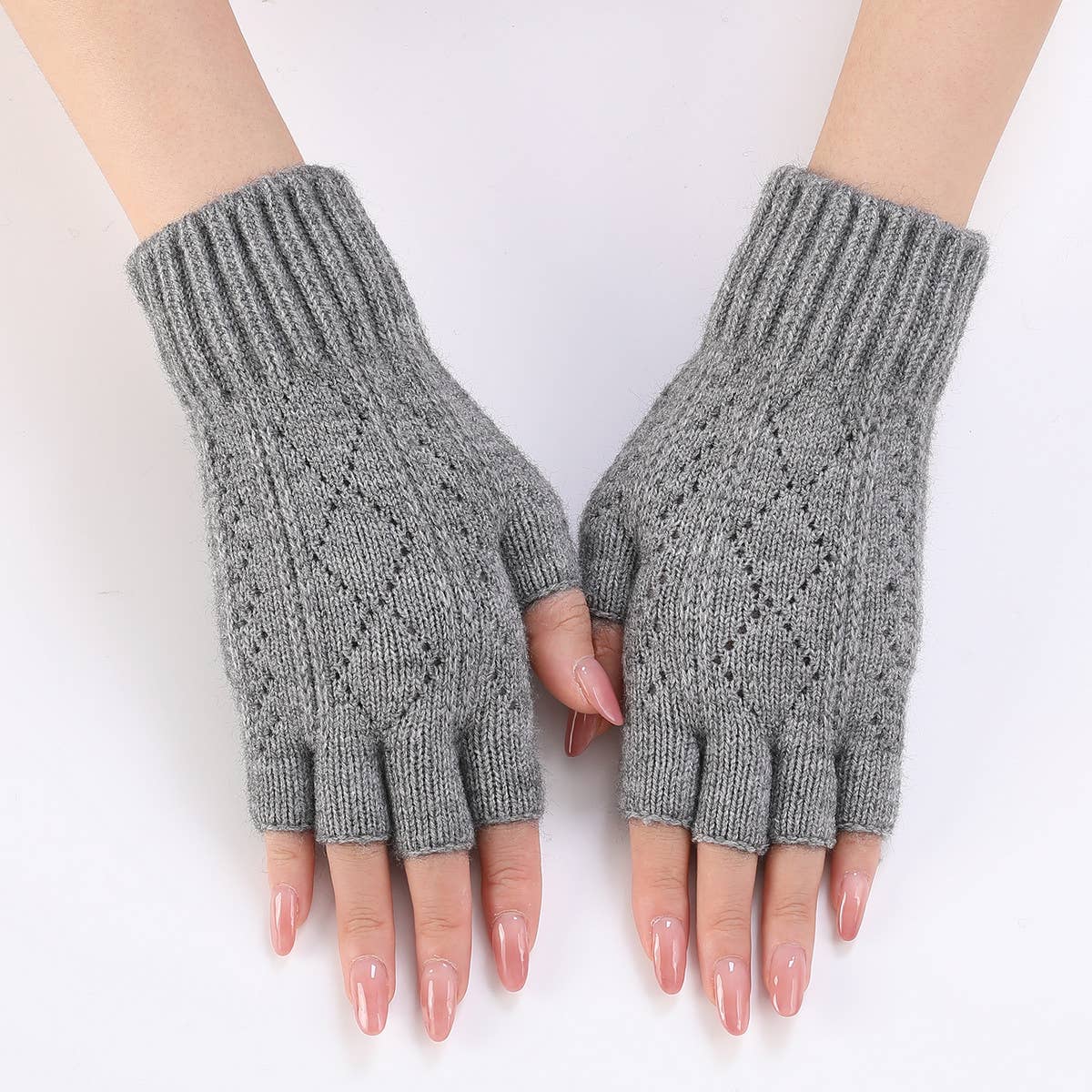 DIAMOND-SHAPED HOLLOW FINGERLESS GLOVES_CWAG0103