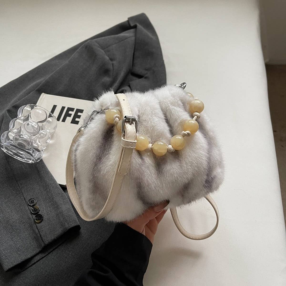 WINTER PLEATED SHOULDER AND CROSSBODY PLUSH BAG_CWAB3942