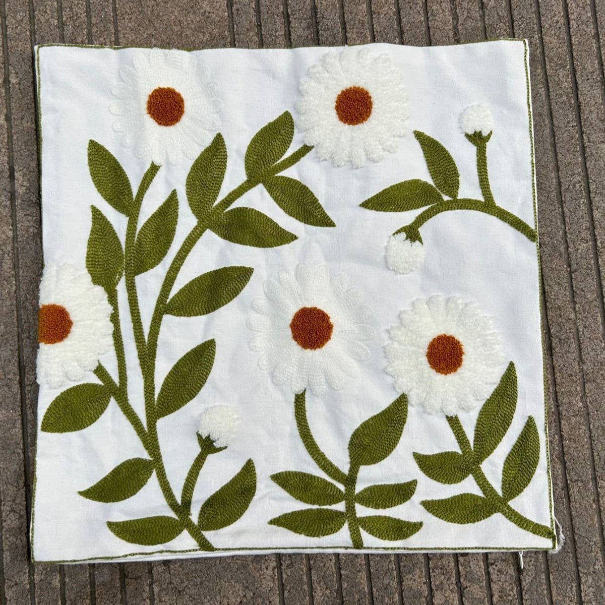 DAISY FLORAL TUFTED PILLOW COVER COTTAGE CHIC DECOR_CWMM7686