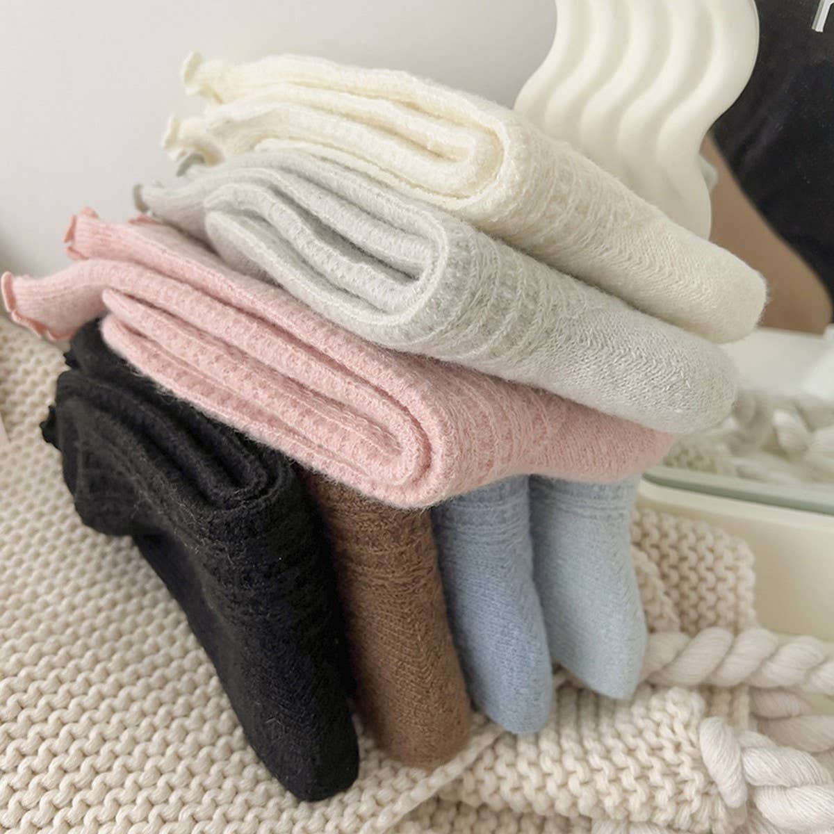 WARM SOLID COLOR RUFFLED CUTE MID-CALF SOCKS