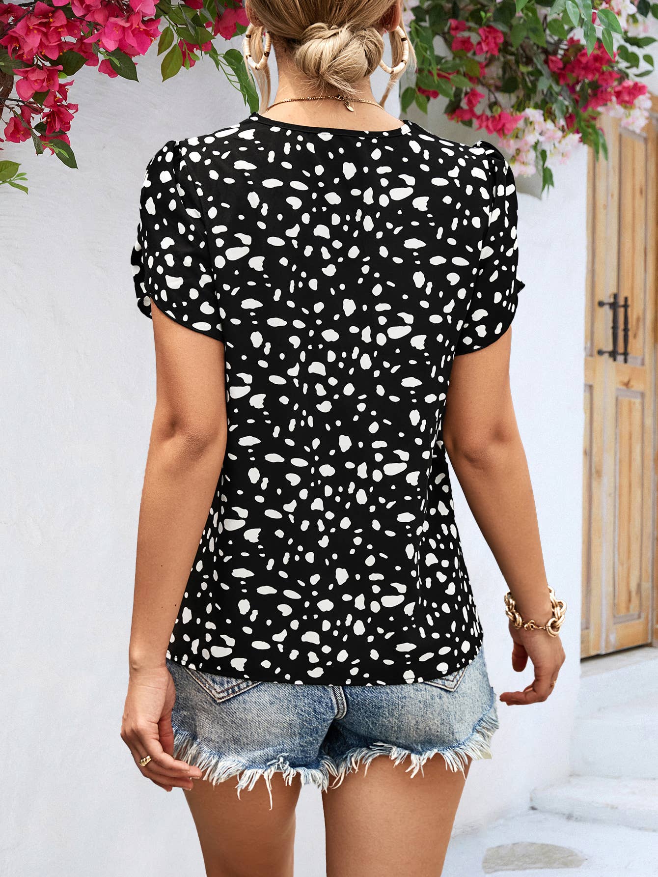 LEOPARD PRINT SHIRT WITH V-NECK LACE