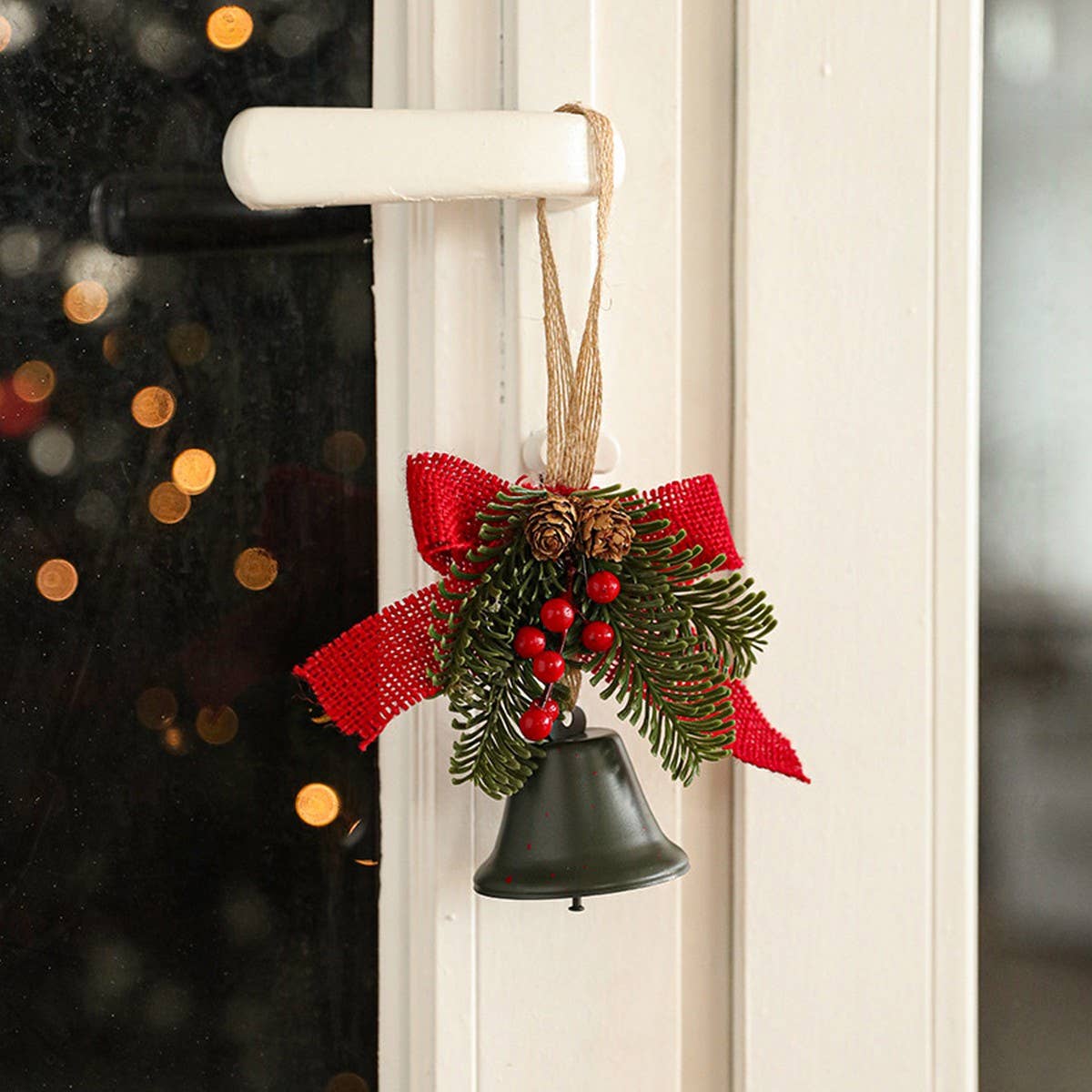 CWMM10370_CHRISTMAS METAL BELL BOW PINECONE DOOR ORNAMENT