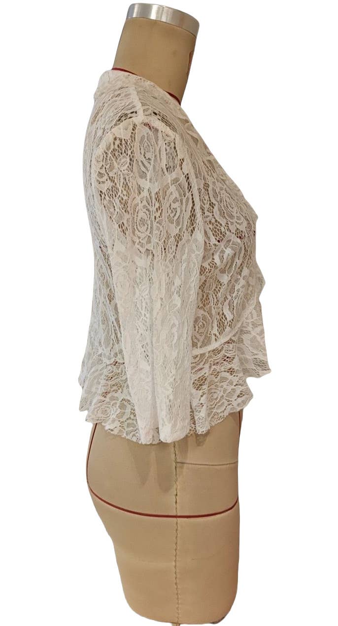 Fashionable ruffled opening short lace top
