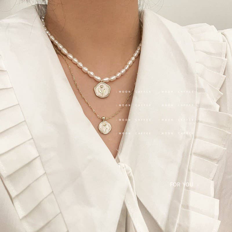 Fashionable Bahak freshwater pearl necklace