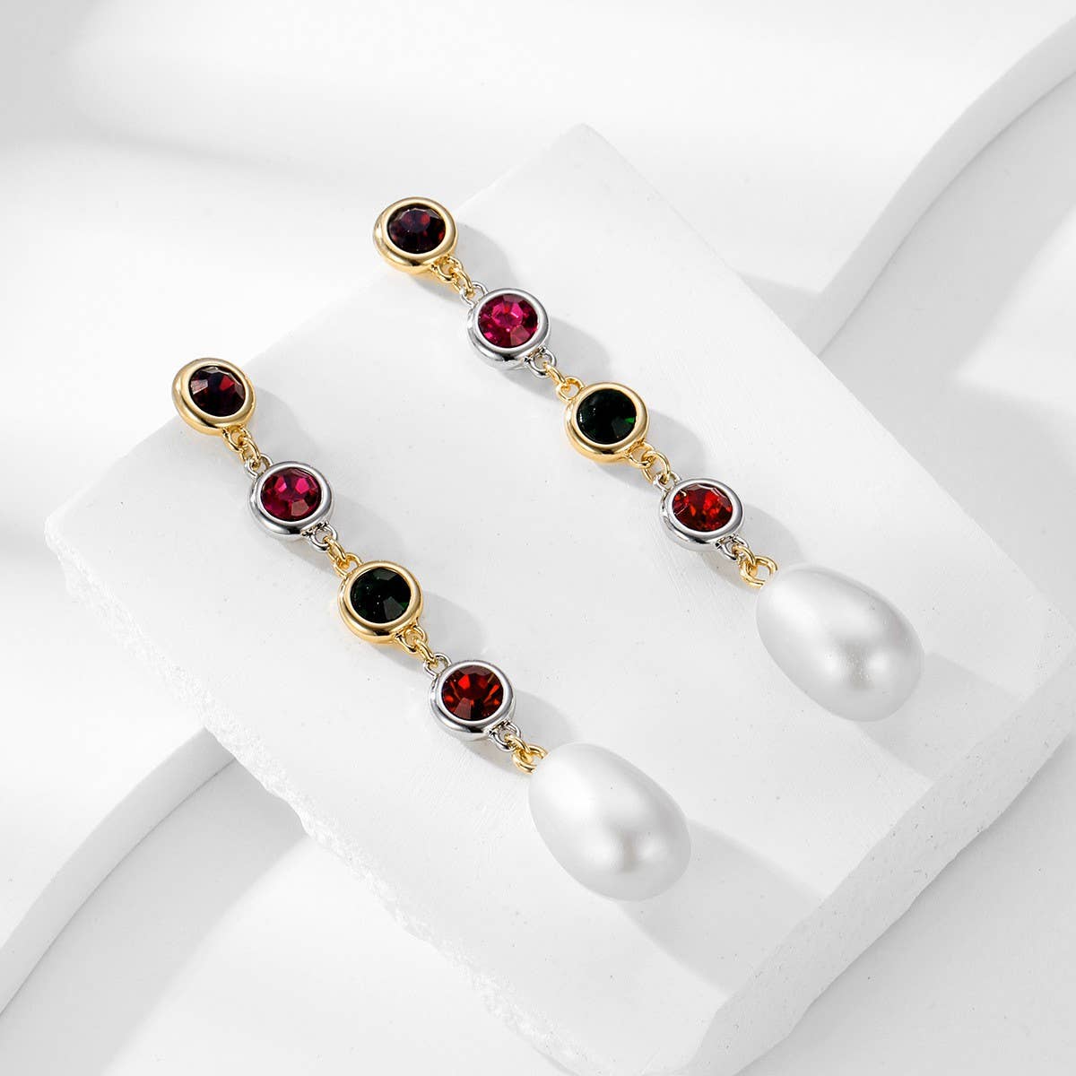 WOMEN'S FASHION NECKLACE AND EARRINGS SET