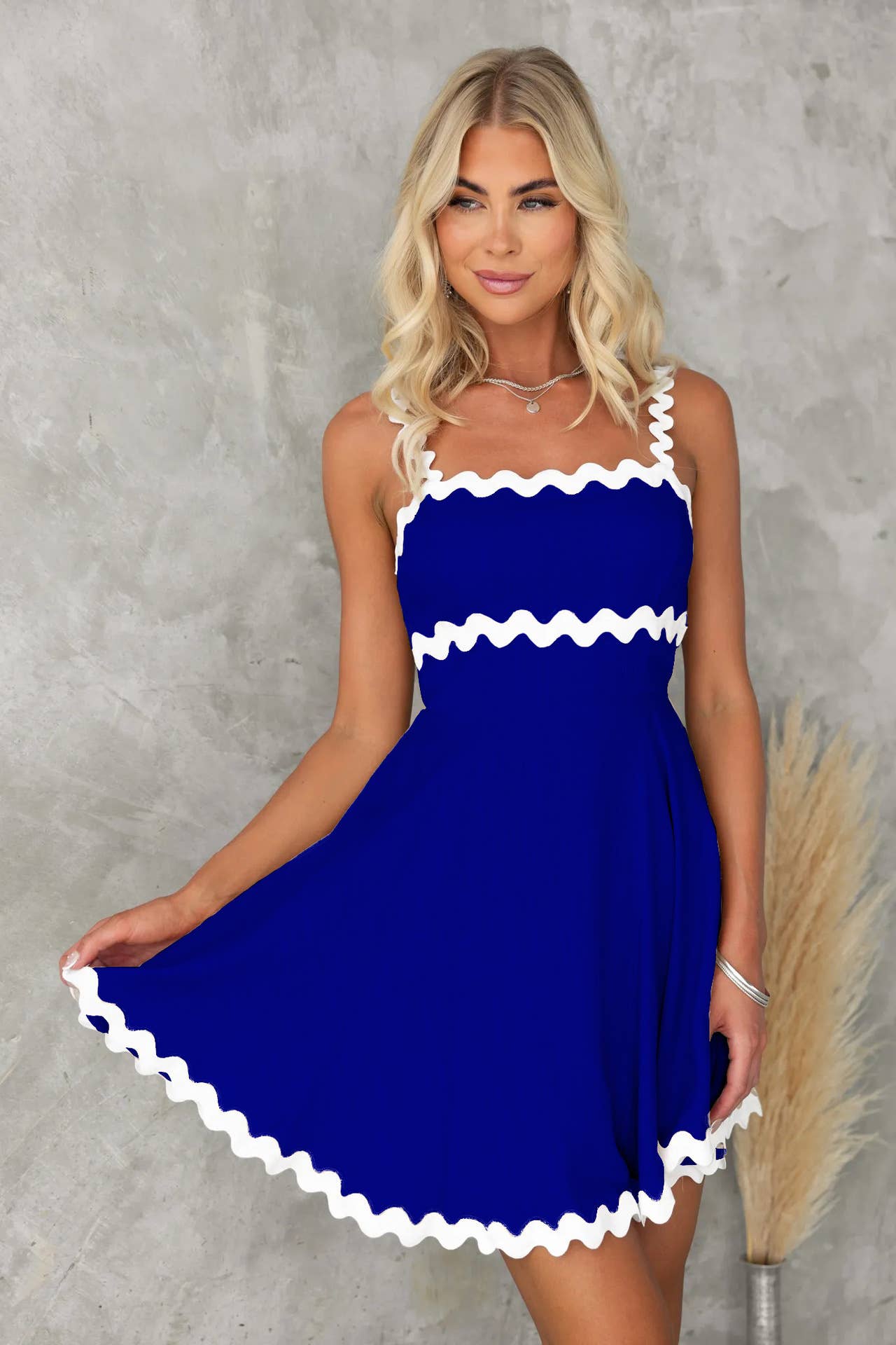 Solid-color sexy halter short dress