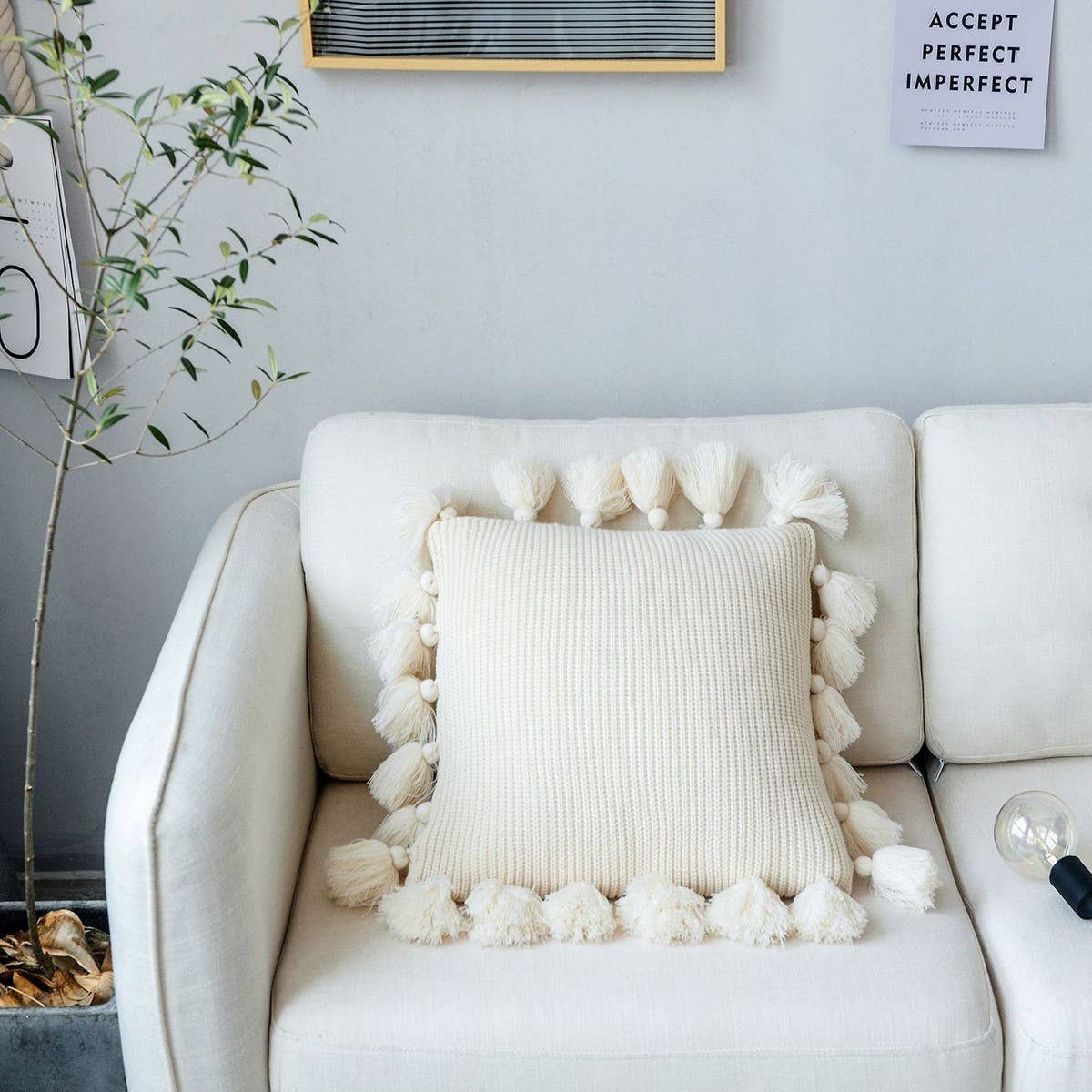 CREATIVE SOLID COLOR TASSEL WOOL THROW PILLOW