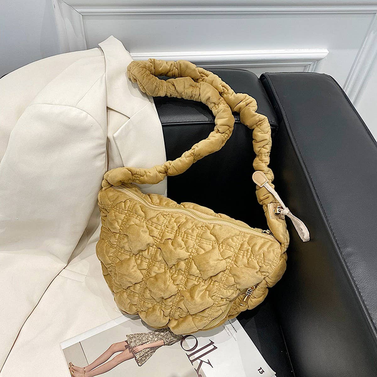 Velvet Fuzzy Puffy Cloud Shoulder Bag_CUAB00510