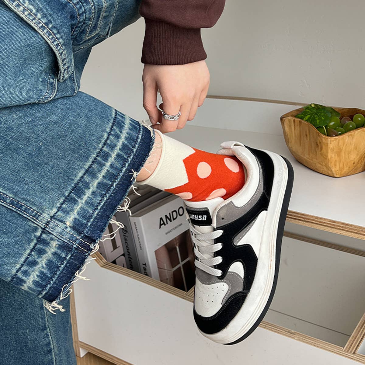 ALL-SEASON PURE COTTON MID-TUBE POLKA DOT SOCKS_CWMS0535