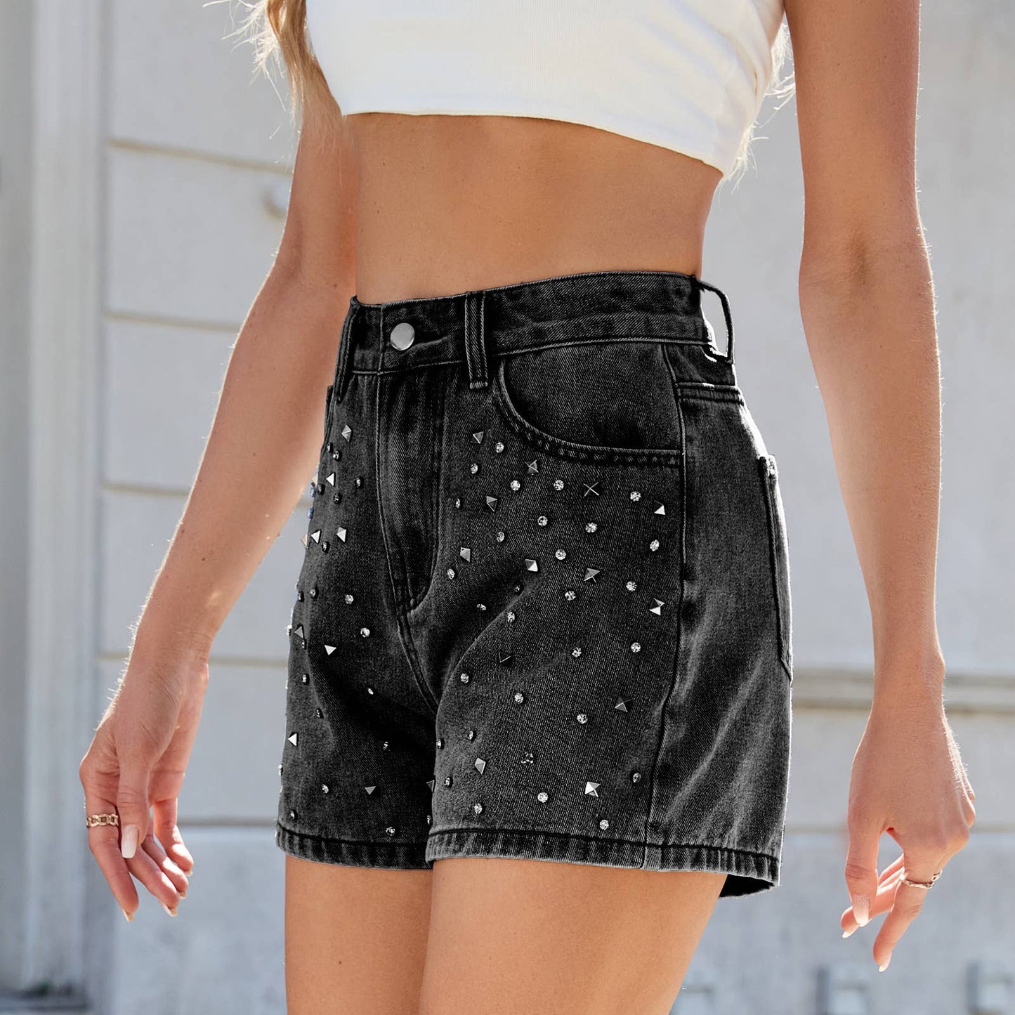 Washed design with beaded slimming denim shorts